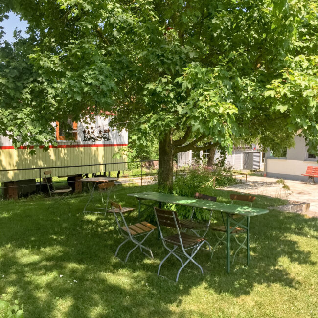 in der alten Gärtnerei Bauwagen